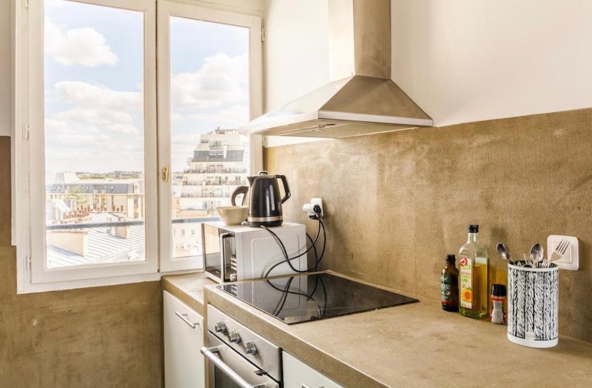 Beautiful Apartment With A View Of Eiffel Tower In Center 파리 외부 사진